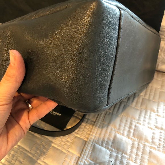 SOLD🌸🌸HOST PICK🌸🌸 YSL CHEVRON QUILTED BAG - Picture 4 of 8